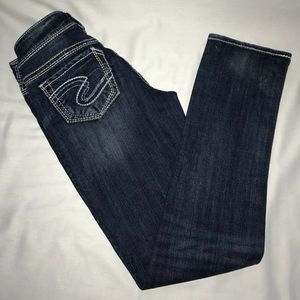 SILVER SUKI STRAIGHT JEANS SZ. 27x32.